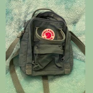 Fjallraven Kanken Sling- Front Green